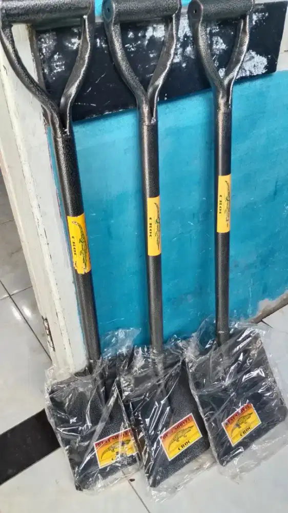 SEKOP GAGANG KAYU DAN BESI