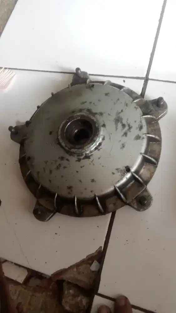 Tromol depan vespa super sprint R10