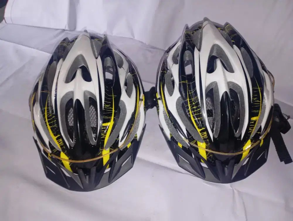 helm sepeda balap