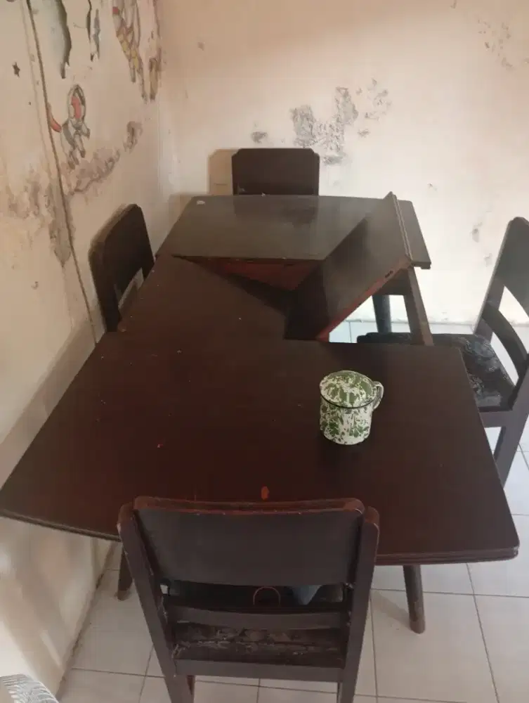 Meja makan kayu jati dan dipan kayu jati