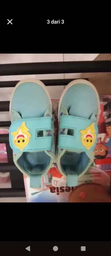 Sepatu anak baby shark UK.23