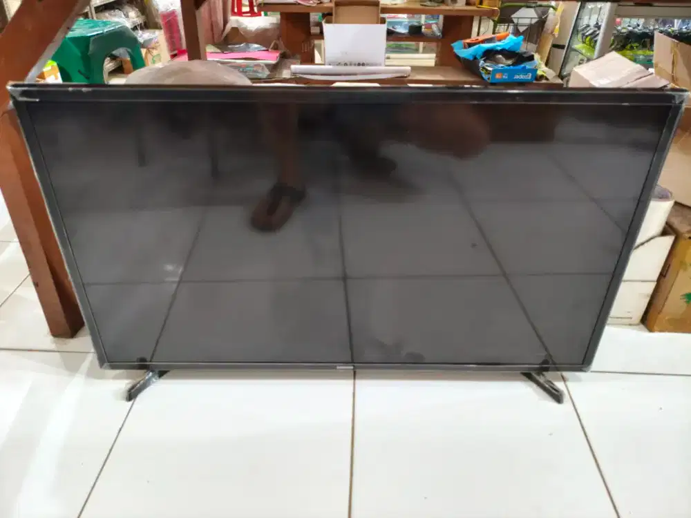 TV Samsung LED Smart TV 32 Inch Bekas