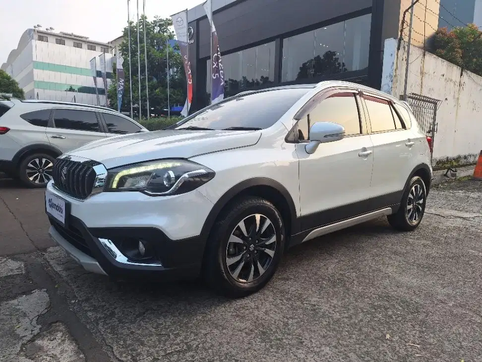 Pajak Panjang Suzuki SX4  1.5 S-Cross Bensin-AT 2019 Putih