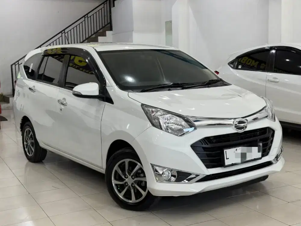 Daihatsu Sigra R 2017 Matic Putih Mulus