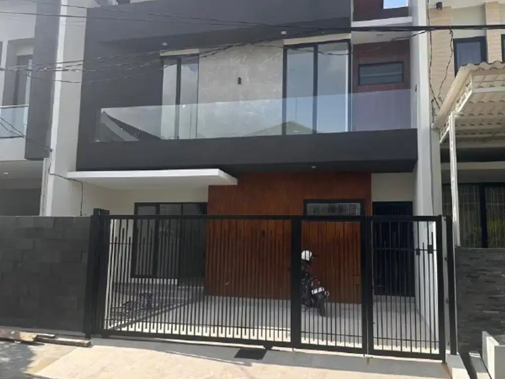 Rumah Manyar Jaya dekat Pakuwon City, Mulyosari (code : DVOGK)