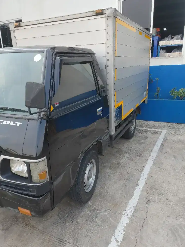 Mitsubisi L300 disel atas nama pt pajak panjang
