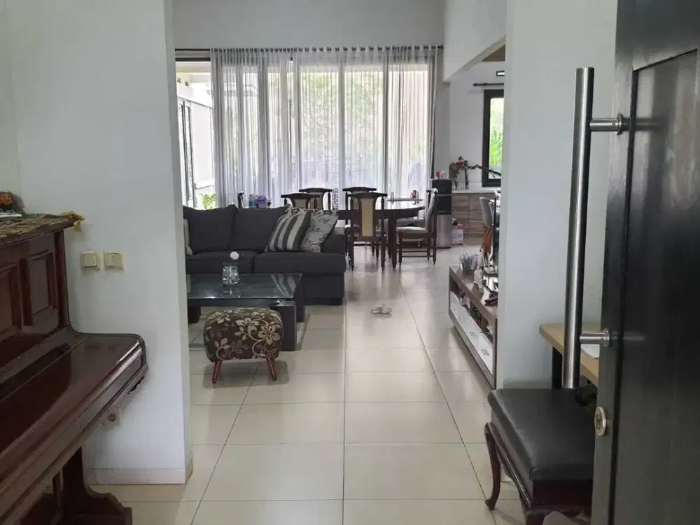Rumah di Kota Baru Parahyangan, Mewah dan Luas 1 Lantai