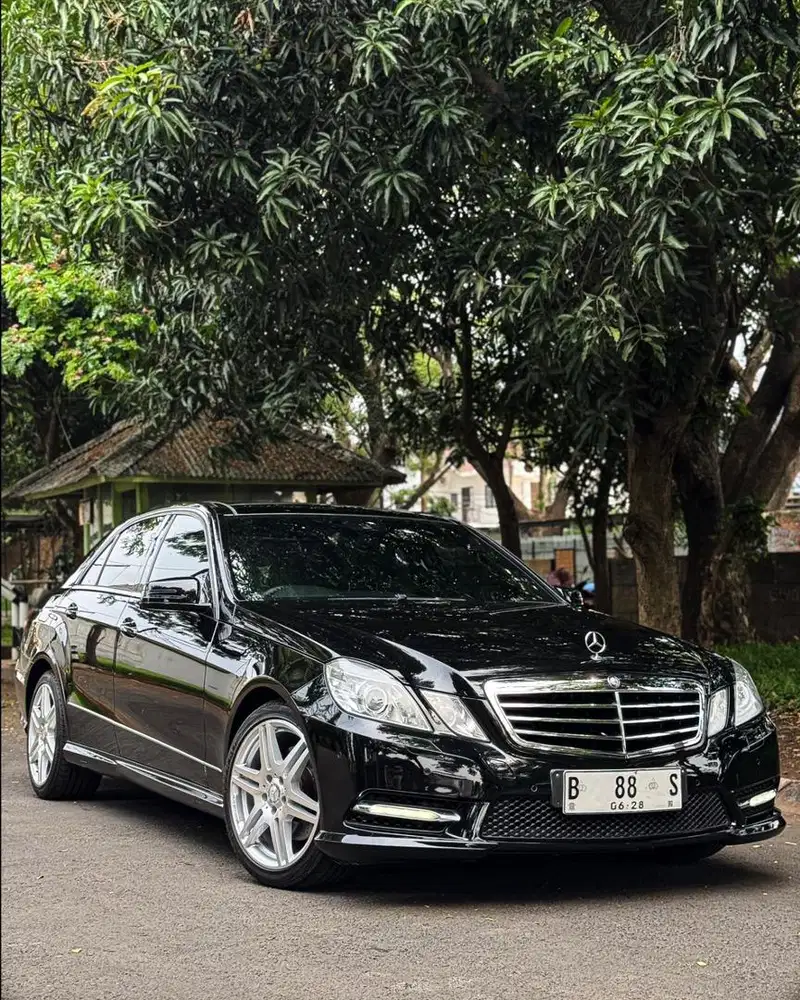 MERCY E300 AMG PACKAGE SUPERB CONDITION