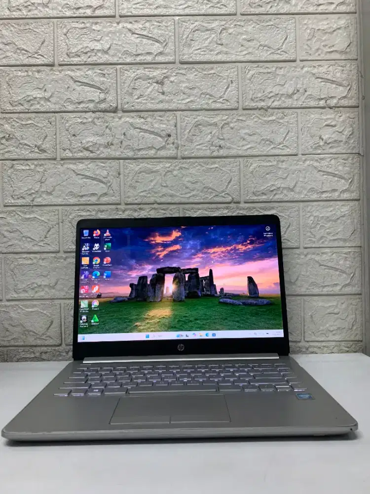 Laptop Hp Slim Sudah Ssd ram 8 GB murah