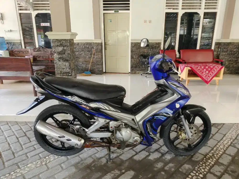 Jupiter MX kopling THN 2006 plat H Salatiga
