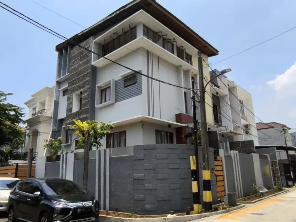 Dijual  Rumah di Janur Kuning Kelapa Gading Jakarta Utara