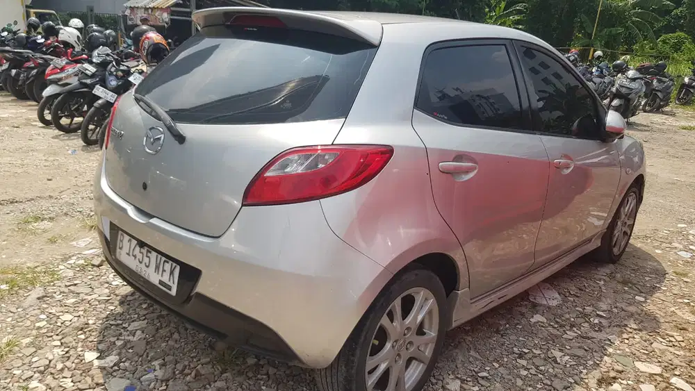 Mazda 2 2010 Bensin