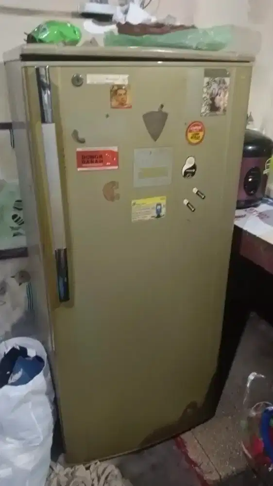 Di jual kulkas bekas masih bagus