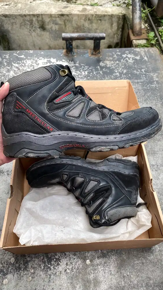 sepatu hiking pria wanita