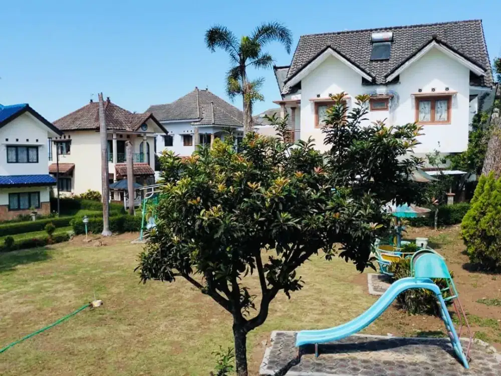 Rumah Villa Kusuma Agro Batu Malang Strategis (LLZGE)