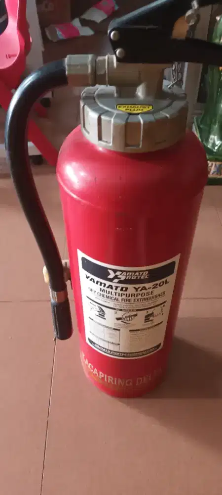 Alat apar bekas masih baik