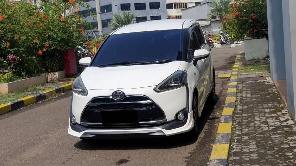 [ GARANSI 5TH ] Toyota Sienta 1.5 Q CVT AT 2017/2018