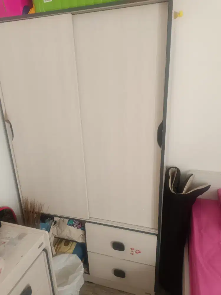 Lemari kasur dan meja belajar anak
