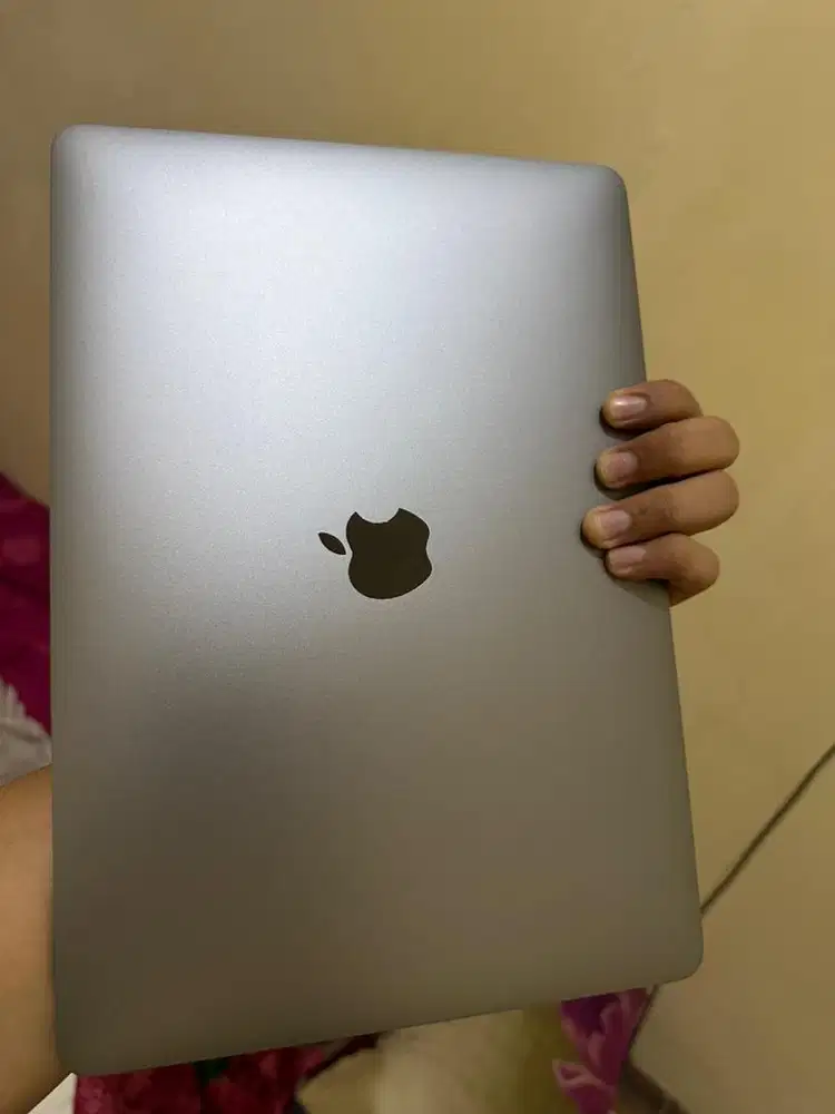 Macbook Air M1 2020 8/256 Garansi IBOX ON sd 13/10/25 + garansi AGRES