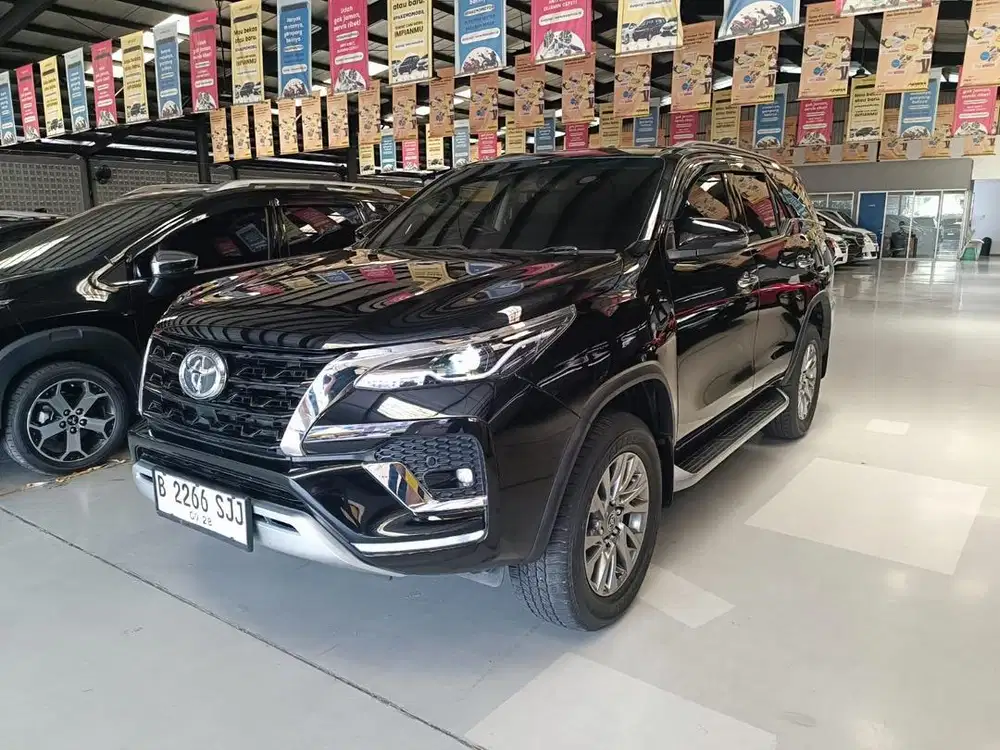 JARANG PAKAI JUAL CEPAT MULUS ! Toyota Fortuner 2.8 VRZ AT 2023 Hitam