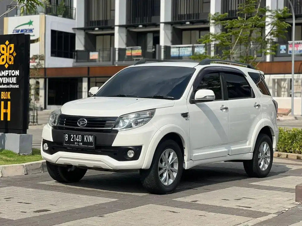 LOW KM MULUS TERAWAT SIAP PAKAI ! Daihatsu Terios 1.5 R AT 2017 Putih