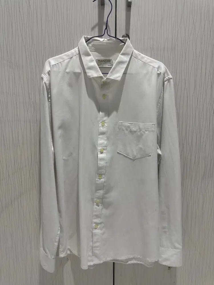 Kemeja Putih Lengan Panjang Size L Merk Manzone