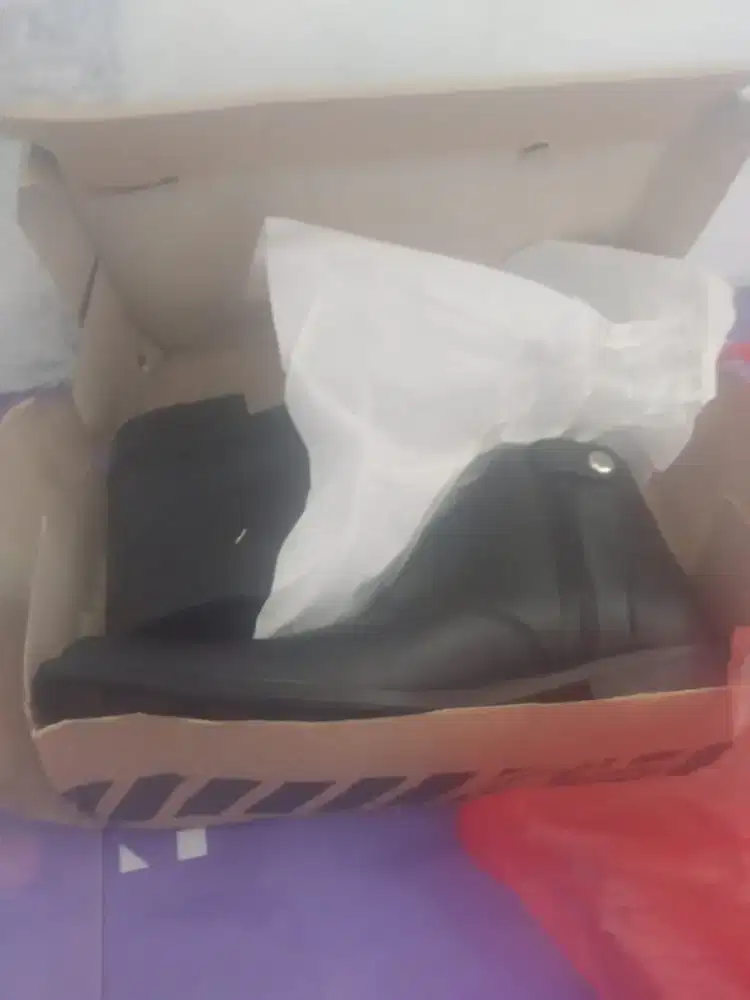 Sepatu PDH sleting samping