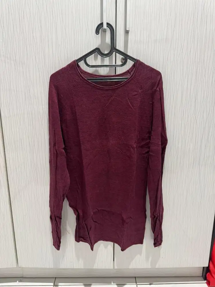 Kaos Merah Maroon Lengan Panjang Size M Merk BERSKHA