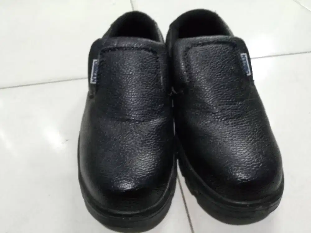 Safety shoes merk osman