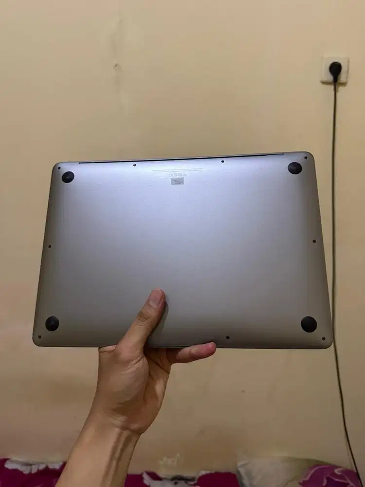 Macbook Air M1 2020 8/256 Garansi IBOX ON sd 13/10/25 + garansi AGRES