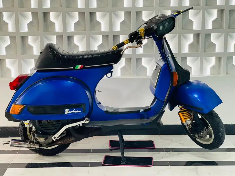 Piaggio vespa exlusive 2 biru full modif vespa px150 restorasi px 150