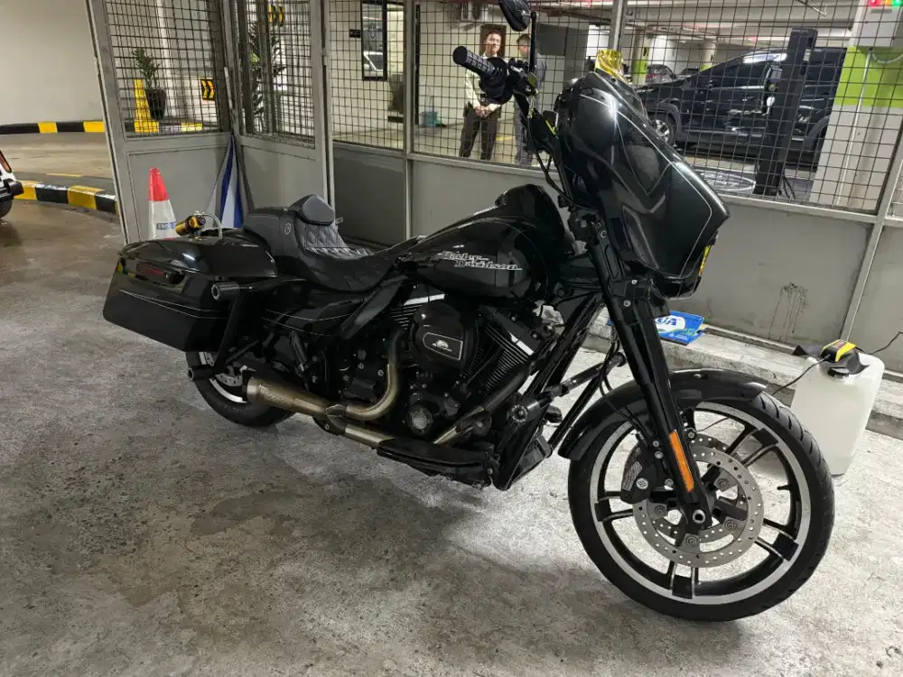 HARLEY DAVIDSON
STREET GLIDE SPECIAL RUSHMORE 2016