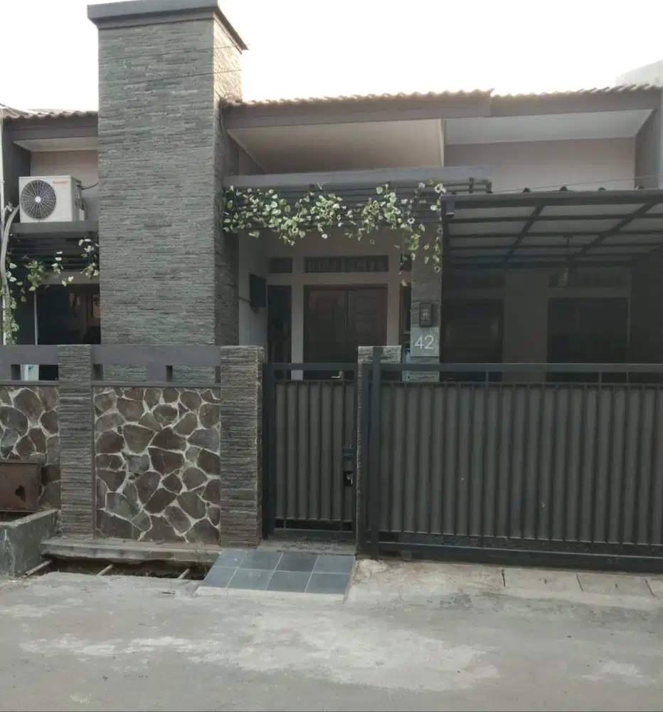 *RUMAH DIJUAL* *Milik sendiri dan ditempati*  Perumahan Dukuh Zamrud K