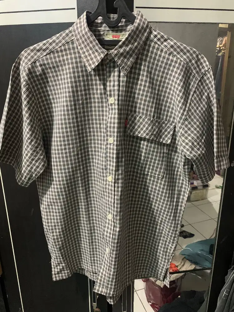 Kemeja Levi’s pria