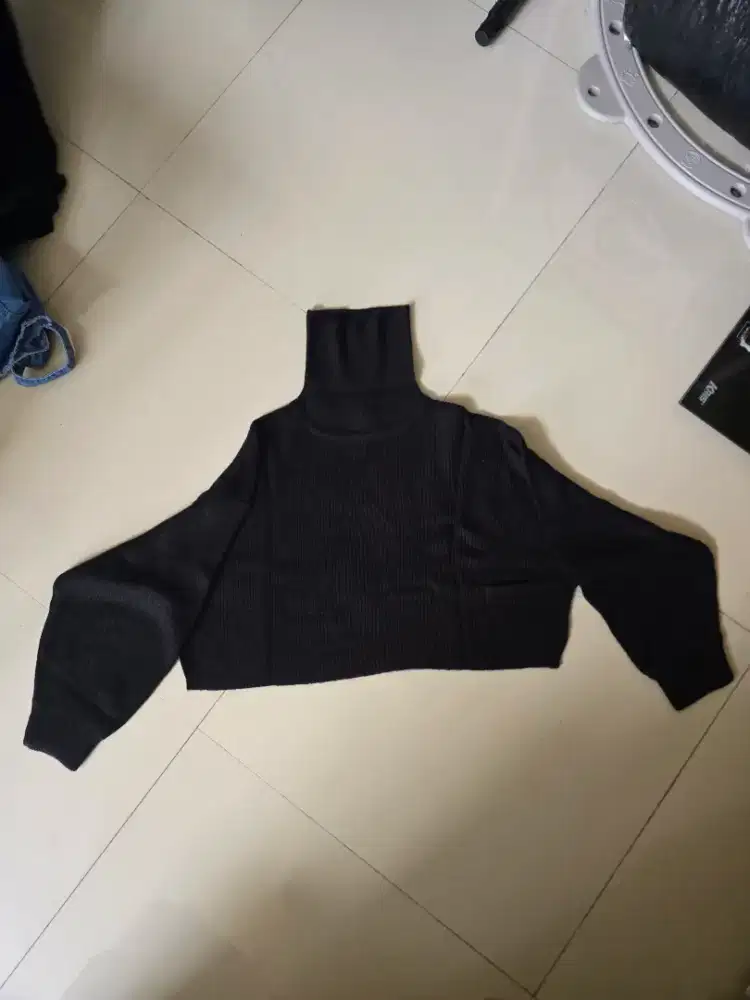 Baju sweater Divided