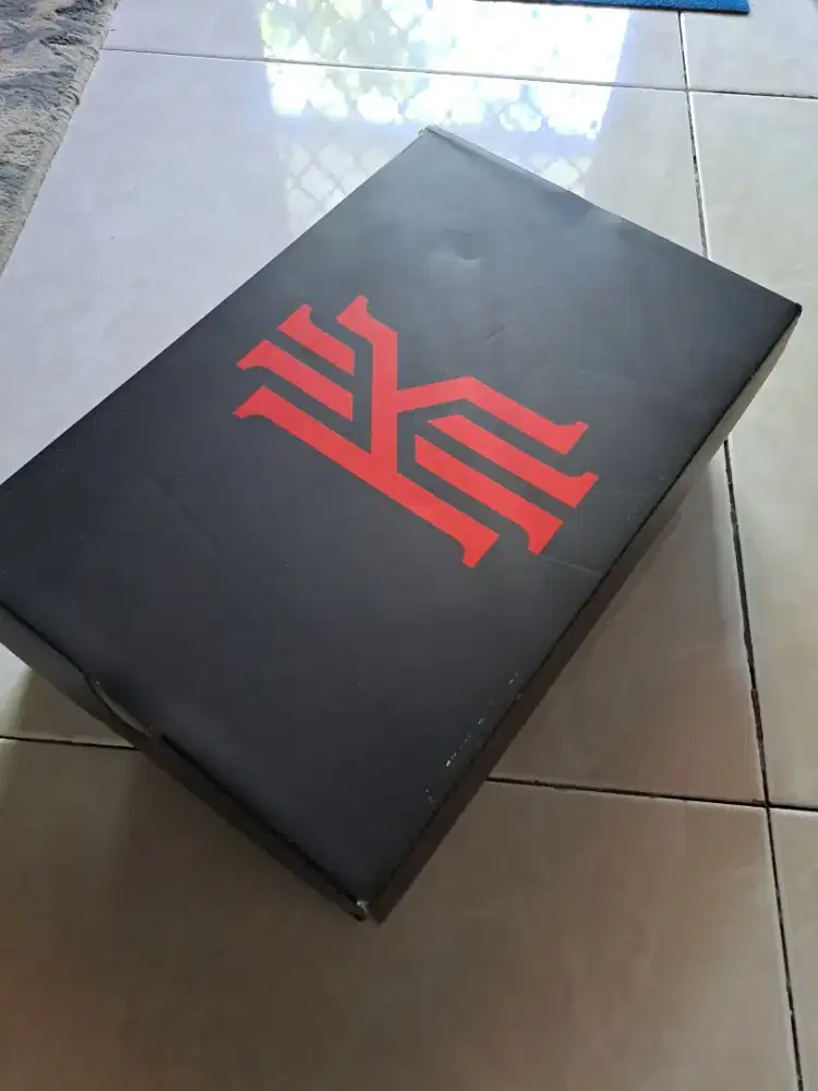 Sepatu Basket Nike Kyrie 7 EP Bred