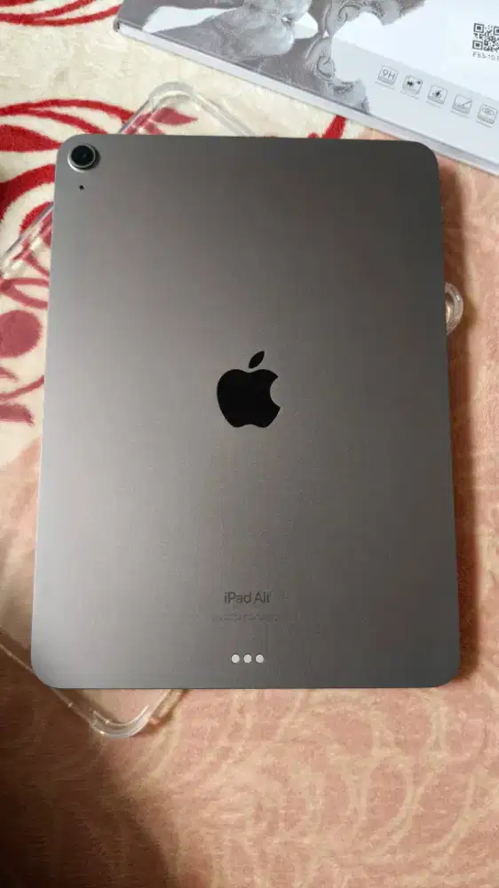 iPad air 5 64 GB Wifi only CPO like new