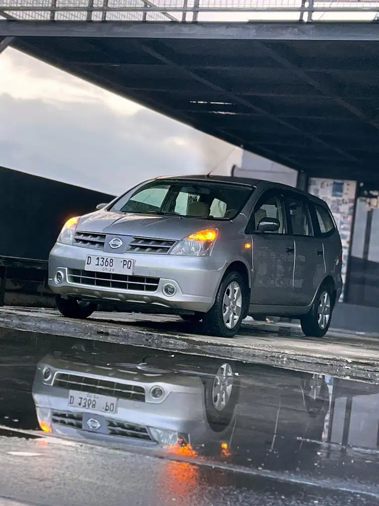 Nissan Grand livina 2009 Bensin