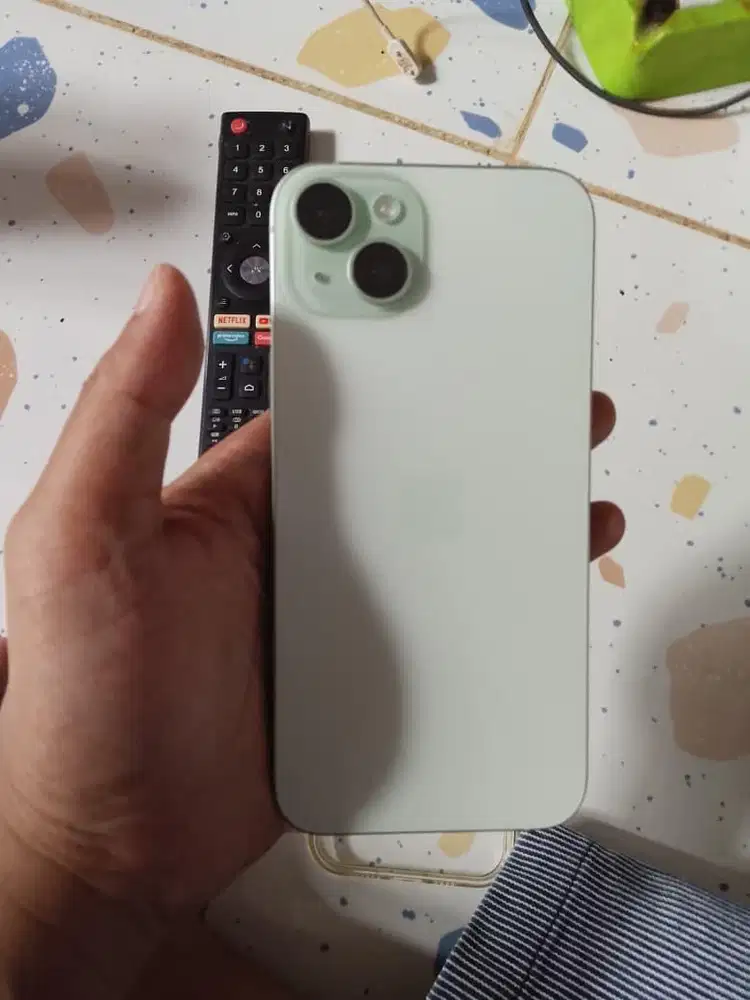 Iphone 15 plus green