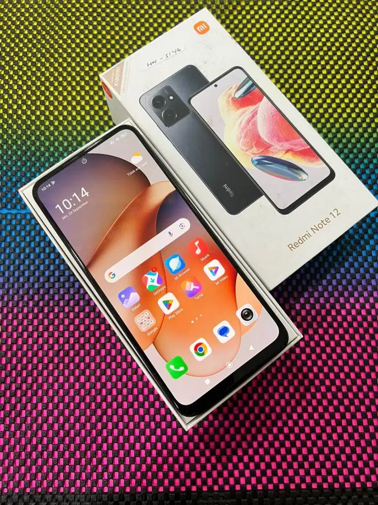 Xiaomi Redmi Note 12 8/128 – AMOLED Jernih, Performa Ngebut!