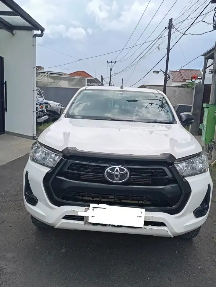 Toyota Hilux DC 2022 E/MT