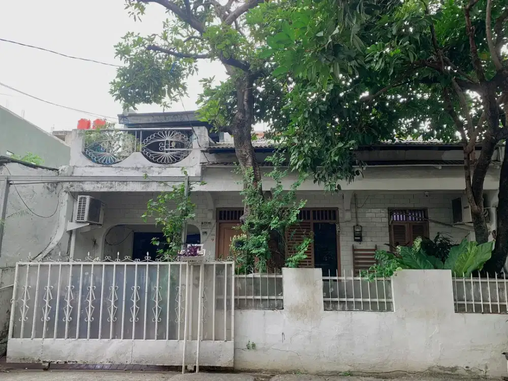 Rumah Strategis 5 Menit ke Stasiun Tebet LT 111 Dibantu KPR J-16632