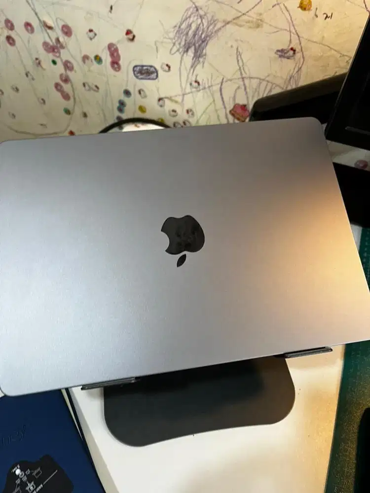 Macbook air m2 2022 , 16/256