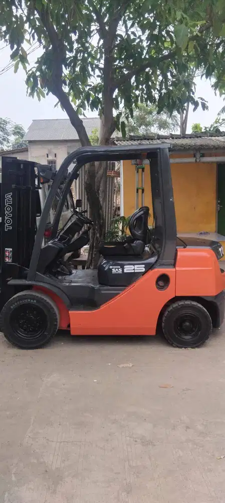 Forklift Toyota 2,5 Ton,Tiang 3 Meter,Manual,1DZ-II,8FD25,Tahun 2011