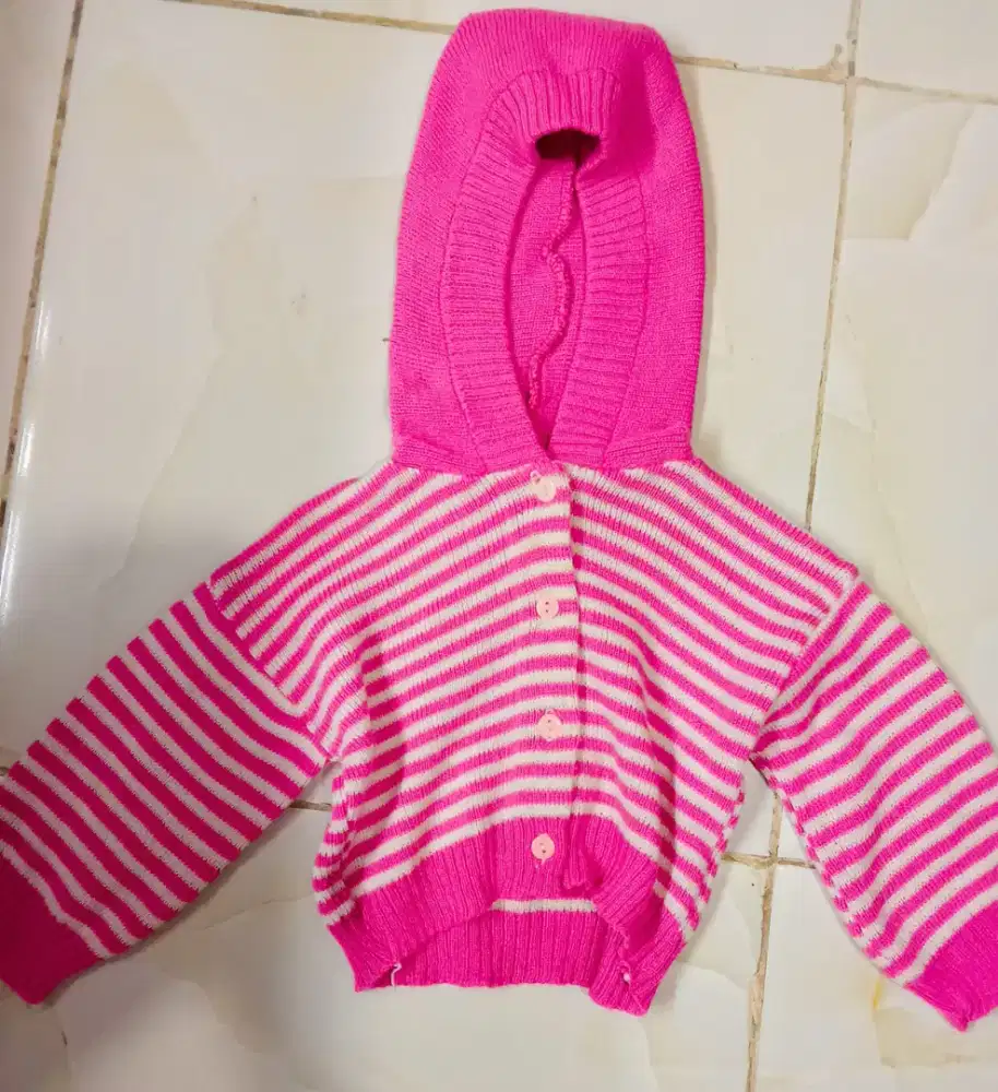 Jaket rajut anak perempuan warna pink