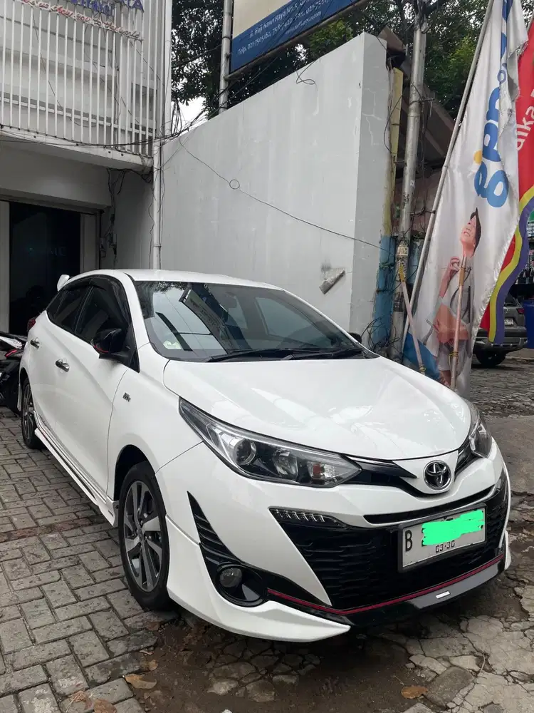 TOYOTA Yaris 2020 Putih