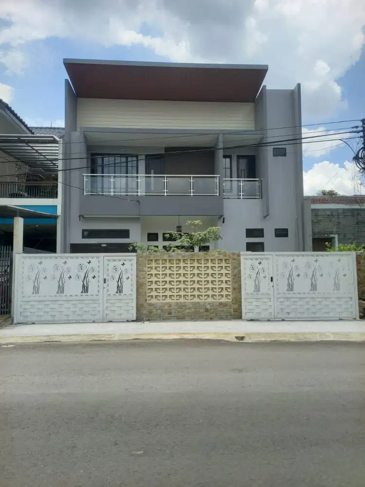 DIJUAL RUMAH DI GRIYA LOKA BSD