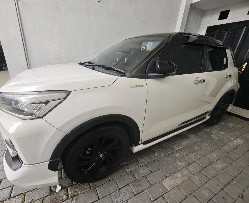 2021 Toyota Raize 1.0 T Turbo AT km 40an Bensin 2 tone Two tone Putih