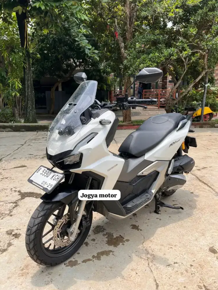 Honda adv 160 CBS km 8 rb tahun 2024