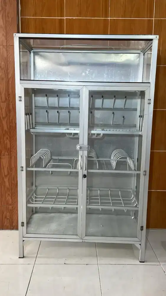 Jual Rak Piring 2 Pintu Kaca Custom Second Dari Tangan Pertama
